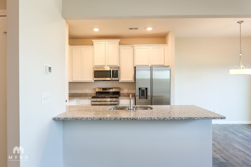Building Photo - 26 Apricot Ln
