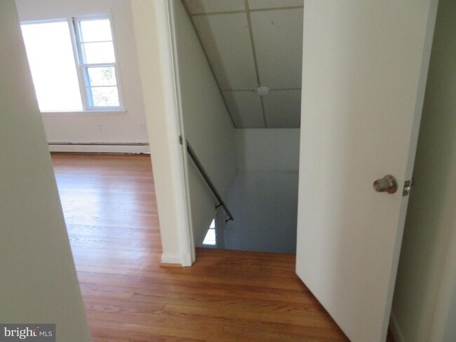 Building Photo - 26 Lakeside Dr