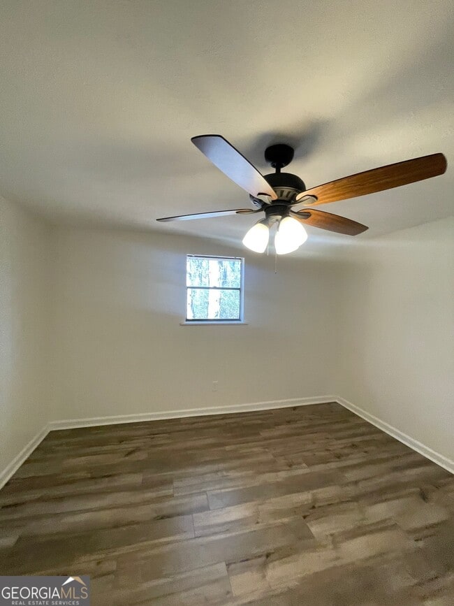 Building Photo - 150 S Meadowcliff Cir