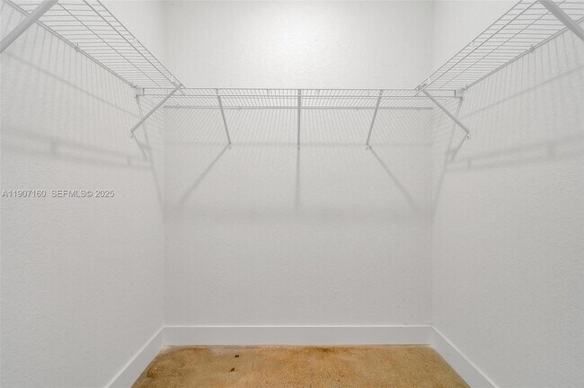 Building Photo - 638 NW 15th Ave