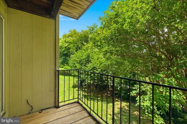 Building Photo - 7761 Inversham Dr
