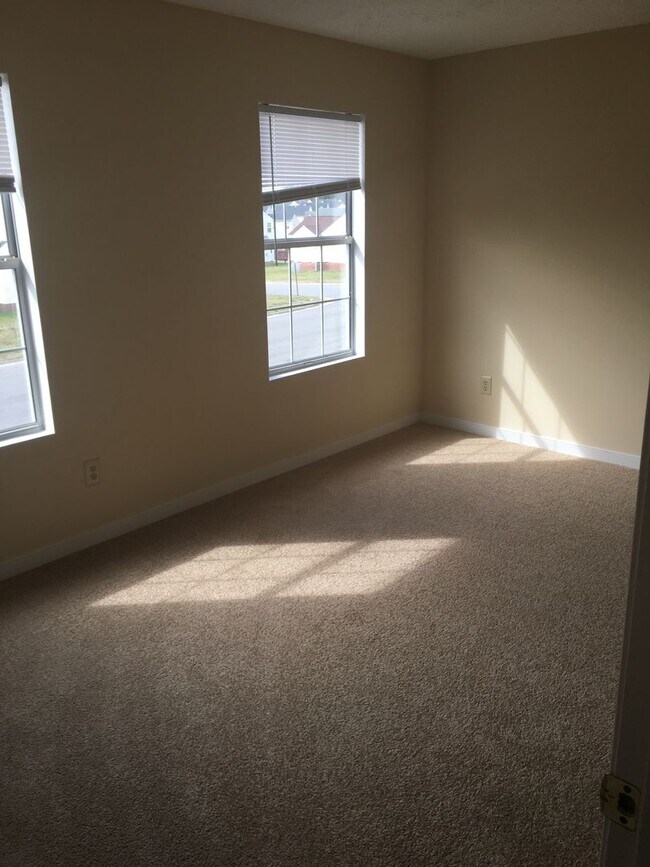 Building Photo - 1616 Fawcett Ln