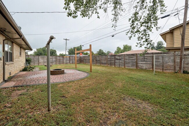 Building Photo - 4121 NW 20th St