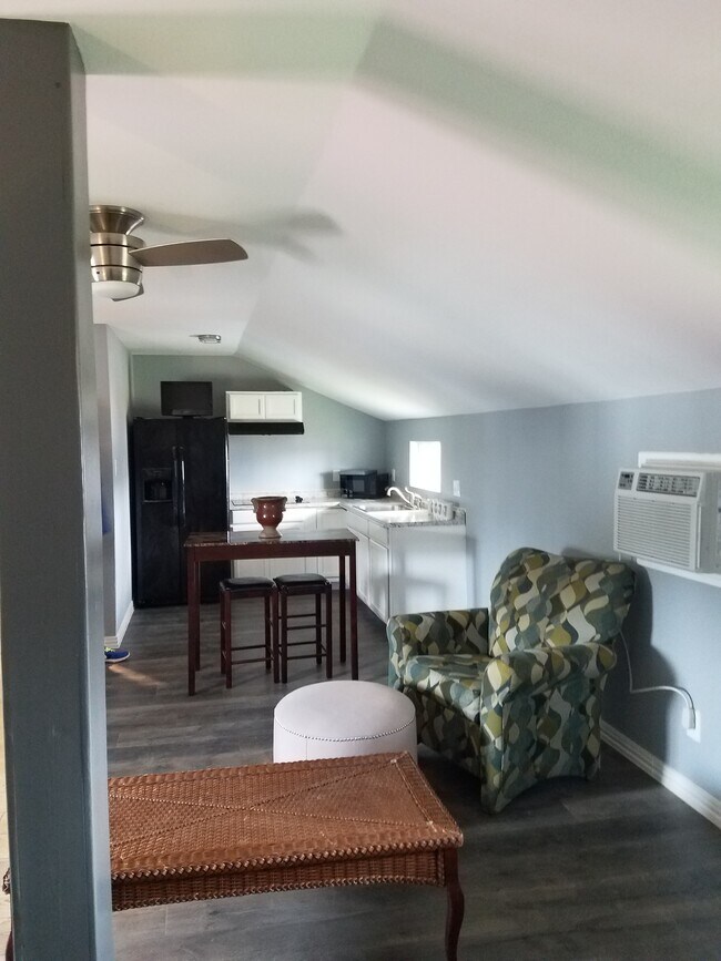 Building Photo - 353 Brahan Blvd