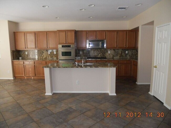 Building Photo - 29040 Azara St