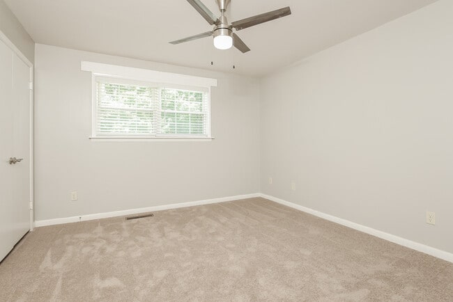 Building Photo - 815 Von Kolnitz Rd
