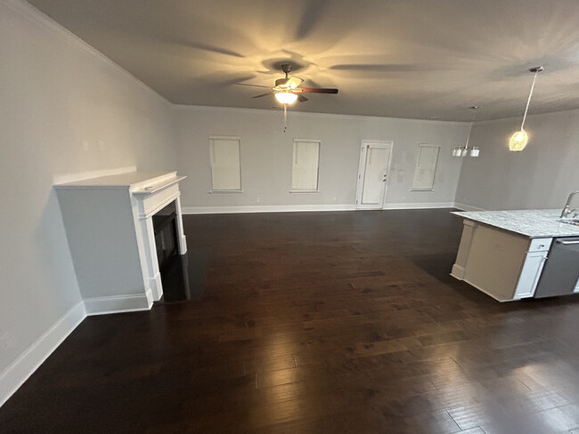 Building Photo - 6031 Villa Ford Ln