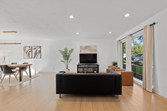 Building Photo - 5313 Harvest Ln