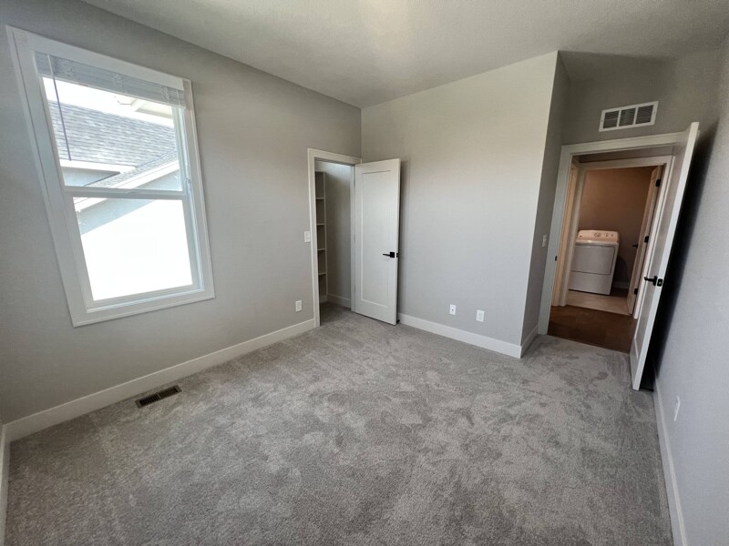 Building Photo - 1302 SW Heartwood Dr
