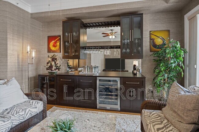 Building Photo - 2 Wharfside St