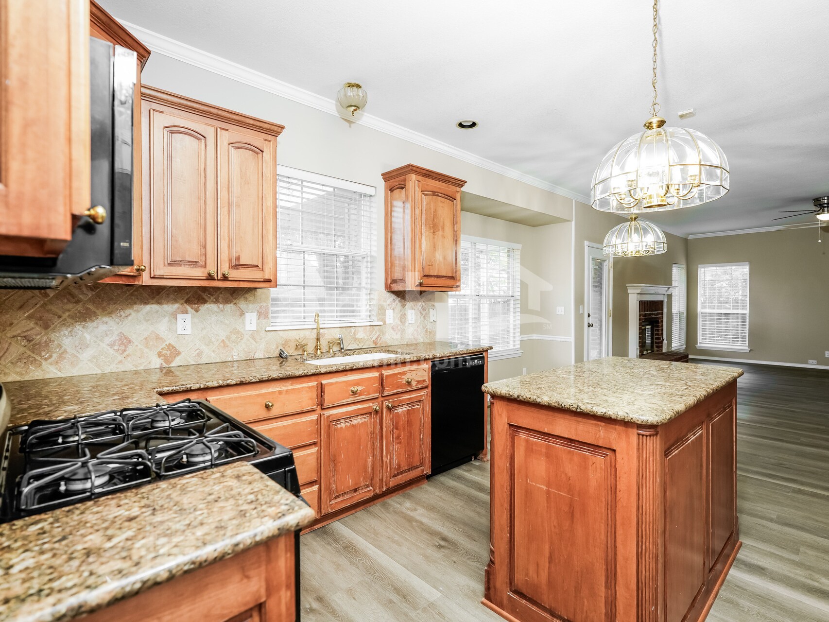 Building Photo - 513 N Sweet Gum Ave