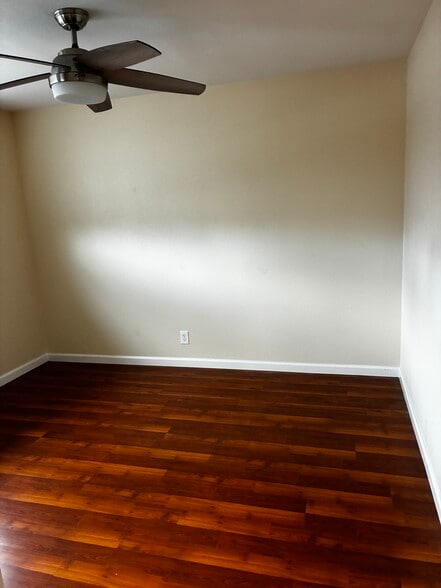 Building Photo - 819 Palm Ave