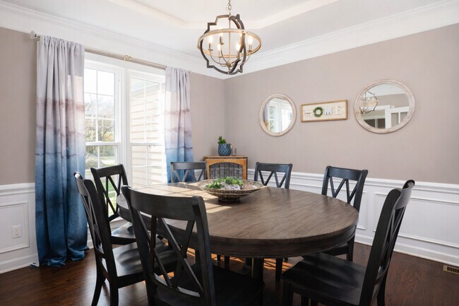 Building Photo - 10315 Rougemont Ln