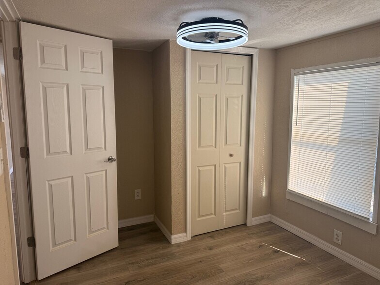 Building Photo - 8536 Honeywell Rd