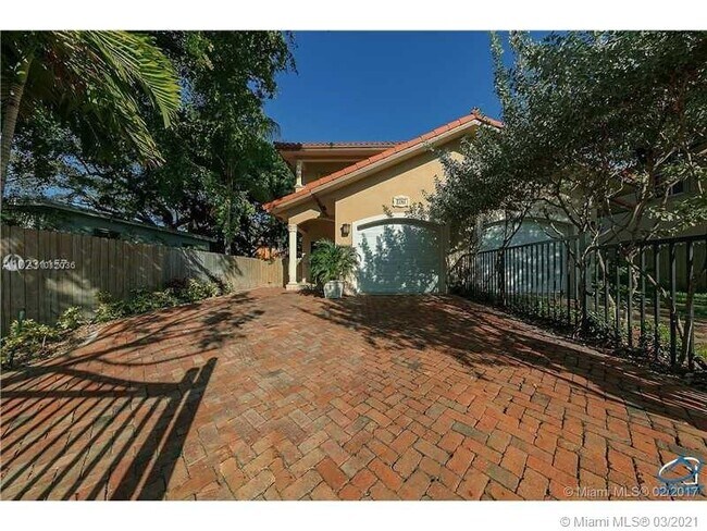 Building Photo - 3181 Matilda St
