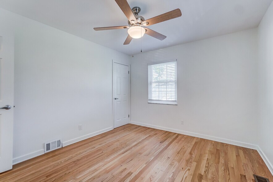 Building Photo - 227 Corona Ave