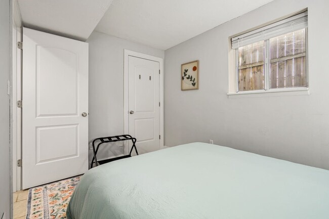Building Photo - Beautiful 4 Bedroom in Short North