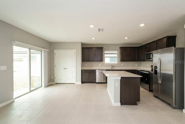 Building Photo - 3551 Hornbeam Rd