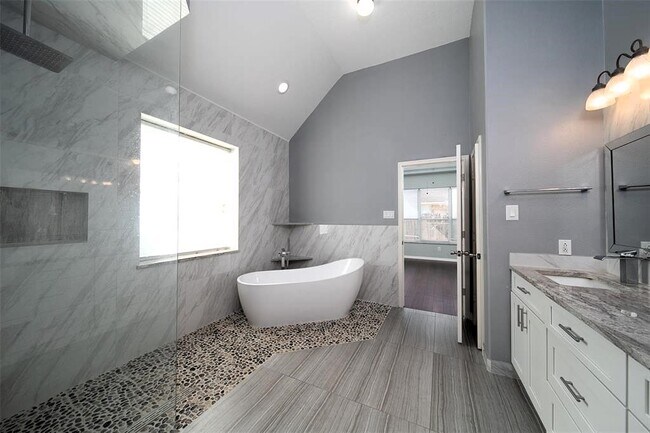 Building Photo - 4911 Russett Ln