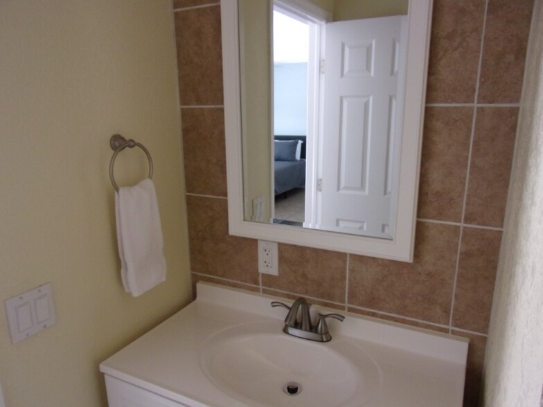 Building Photo - 101 Caloosa St