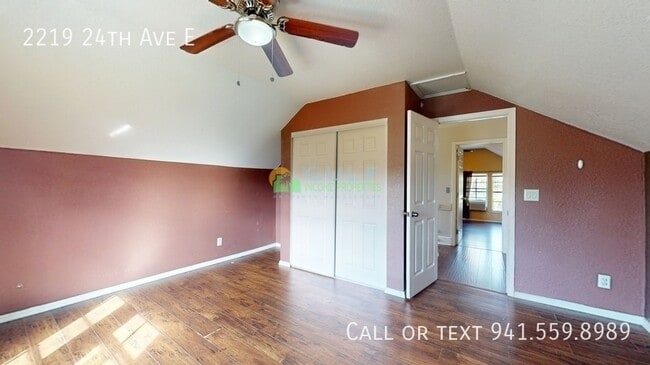 Building Photo - 2219 24th Ave E