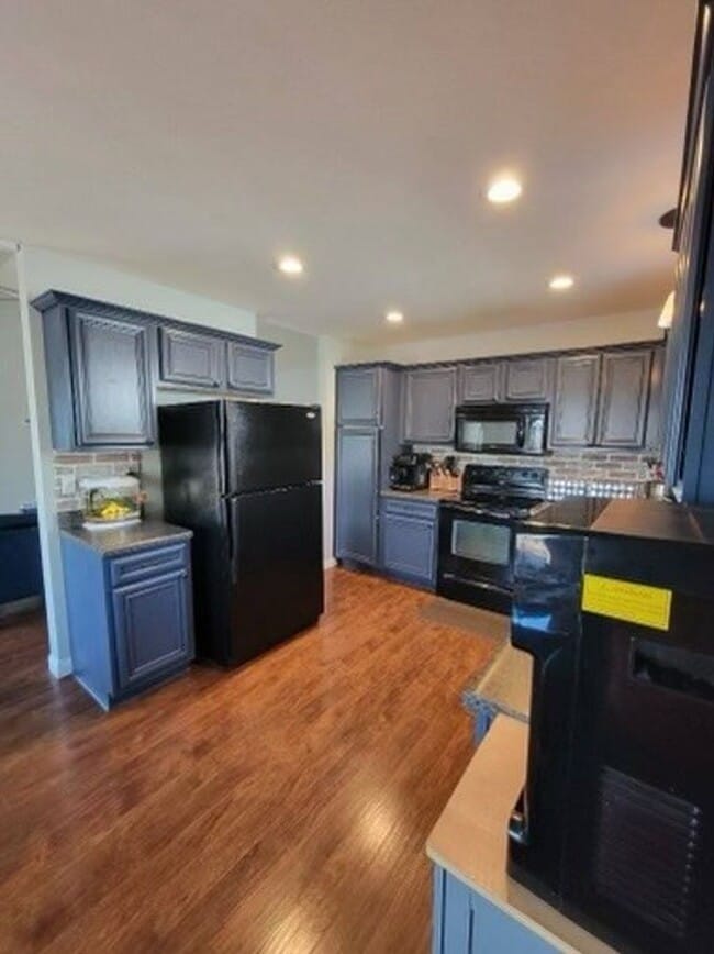 Building Photo - 230 Settlers Pass