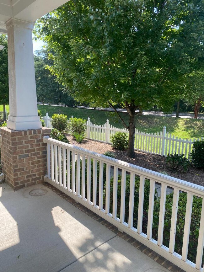 Building Photo - 4221 Courtly Ln