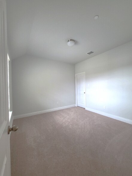 Building Photo - 6825 St Andrews Dr