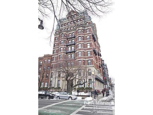 Building Photo - 483 Beacon St