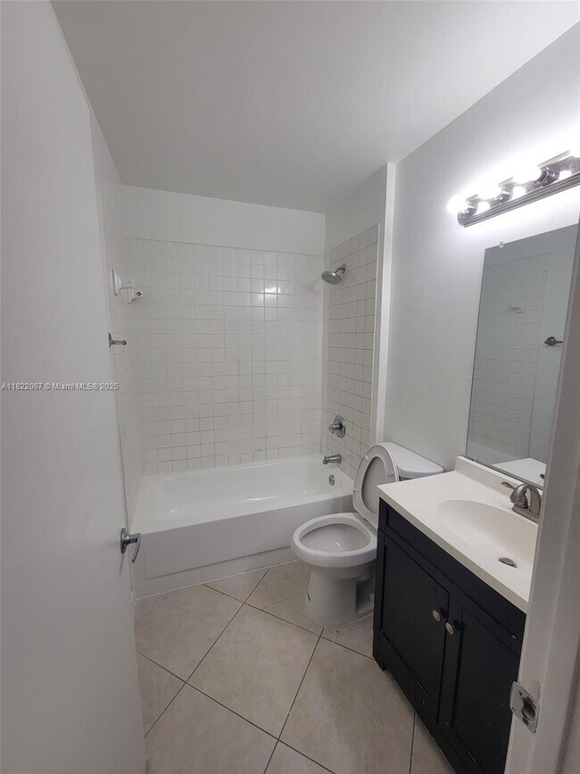 Building Photo - 5641 Riverside Dr