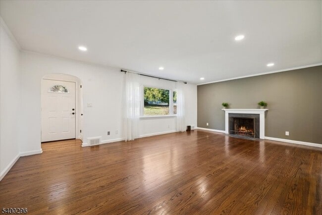 Building Photo - 272 Mt Kemble Ave