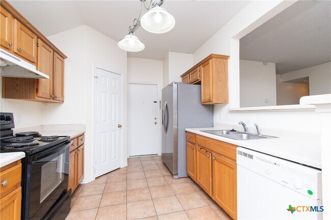 Building Photo - 3301 Dorothy Jane Dr