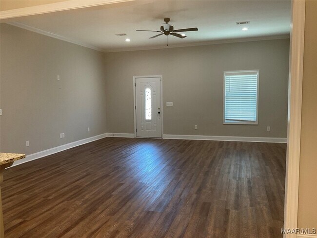 Building Photo - 160 Indian Ln