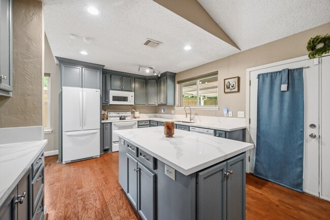 Building Photo - 17511 Favor Bend Ct