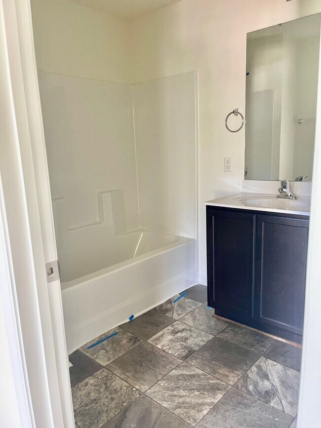 Building Photo - Available Now – Spacious 4BR Home on 1.5 Acres in Rural Hall!