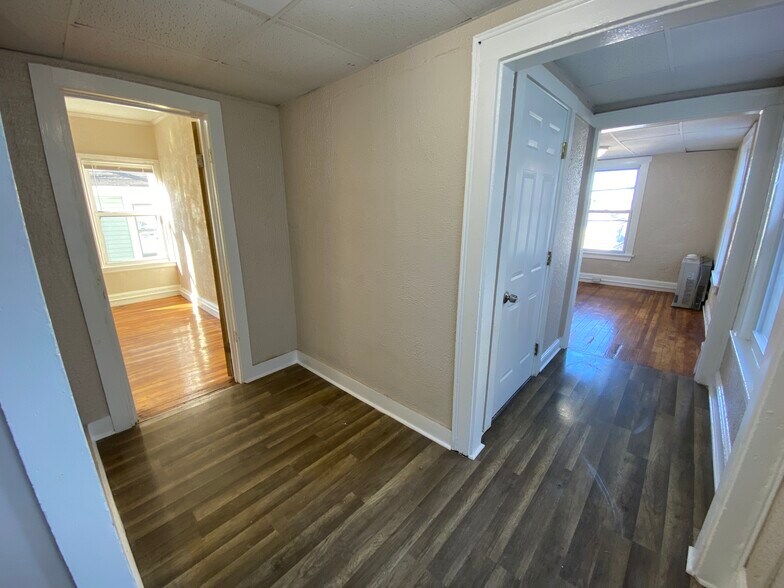 Building Photo - 182 Grant St