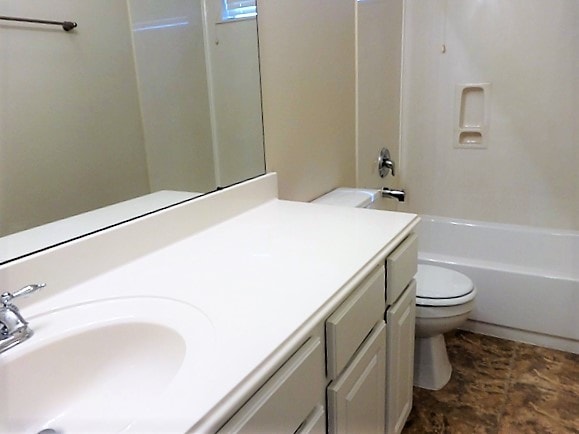 Building Photo - 2420 Avalon Trace Ln