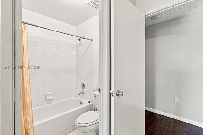 Building Photo - 6976 SW 39th St