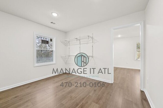 Building Photo - FULLY remodeled 4-bedroom, 2-bathroom house in Gainesville!