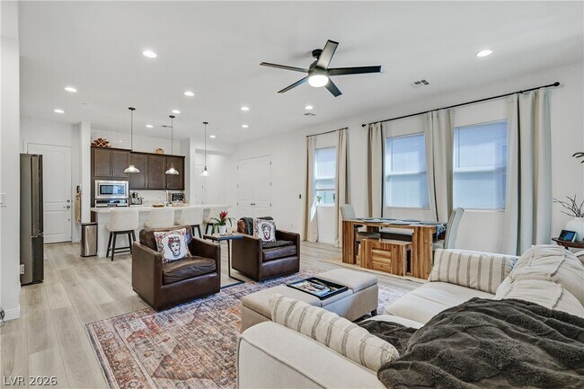 Building Photo - 111 Ibiza Lk Dr