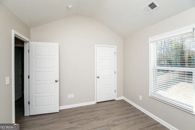 Building Photo - 149 Lindsey Dr