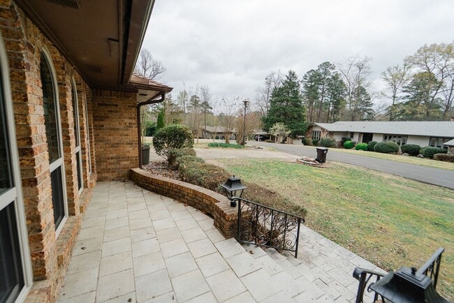 Building Photo - 6 Sonora Way