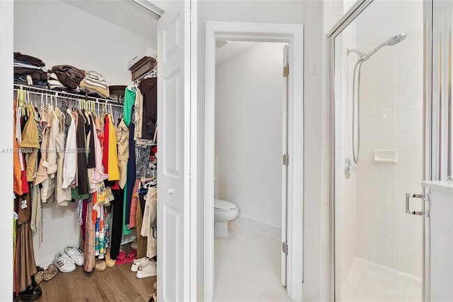 Building Photo - 1431 SE 18th Terrace