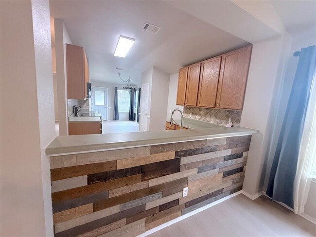 Building Photo - 102 Wren Cove