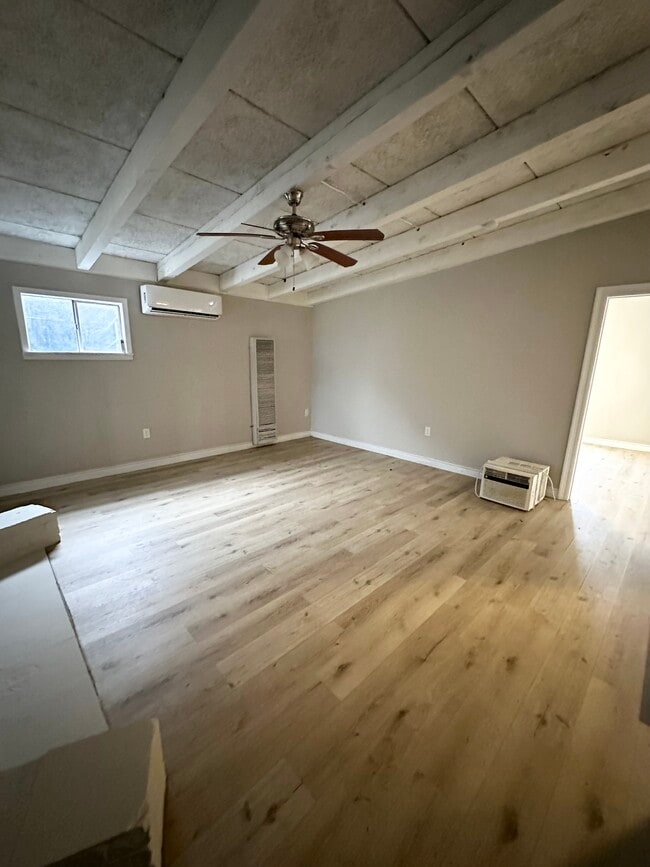 Building Photo - 113 Fred St