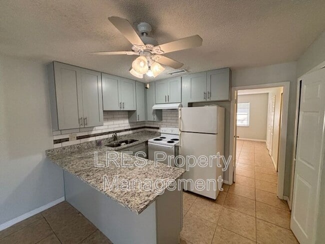 Building Photo - 1031 Columbia Ave