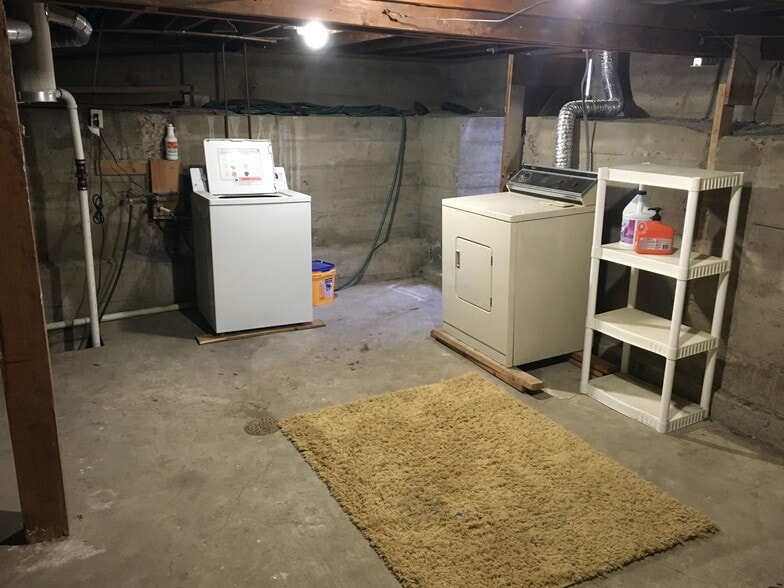 Basement/laundry - 328 H St