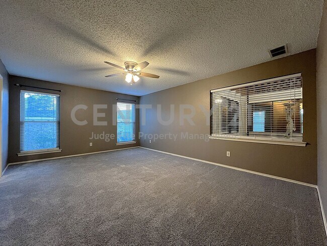 Building Photo - Spacious Single Story 3/2/2 Situated in Pr...