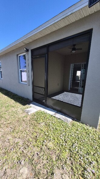 Building Photo - 136 Tracy Cir