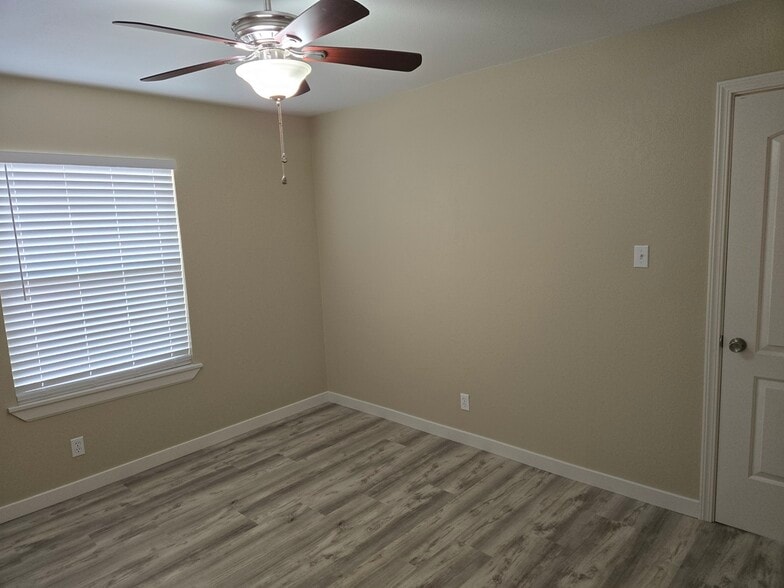 Building Photo - 123 N Glenwood Dr